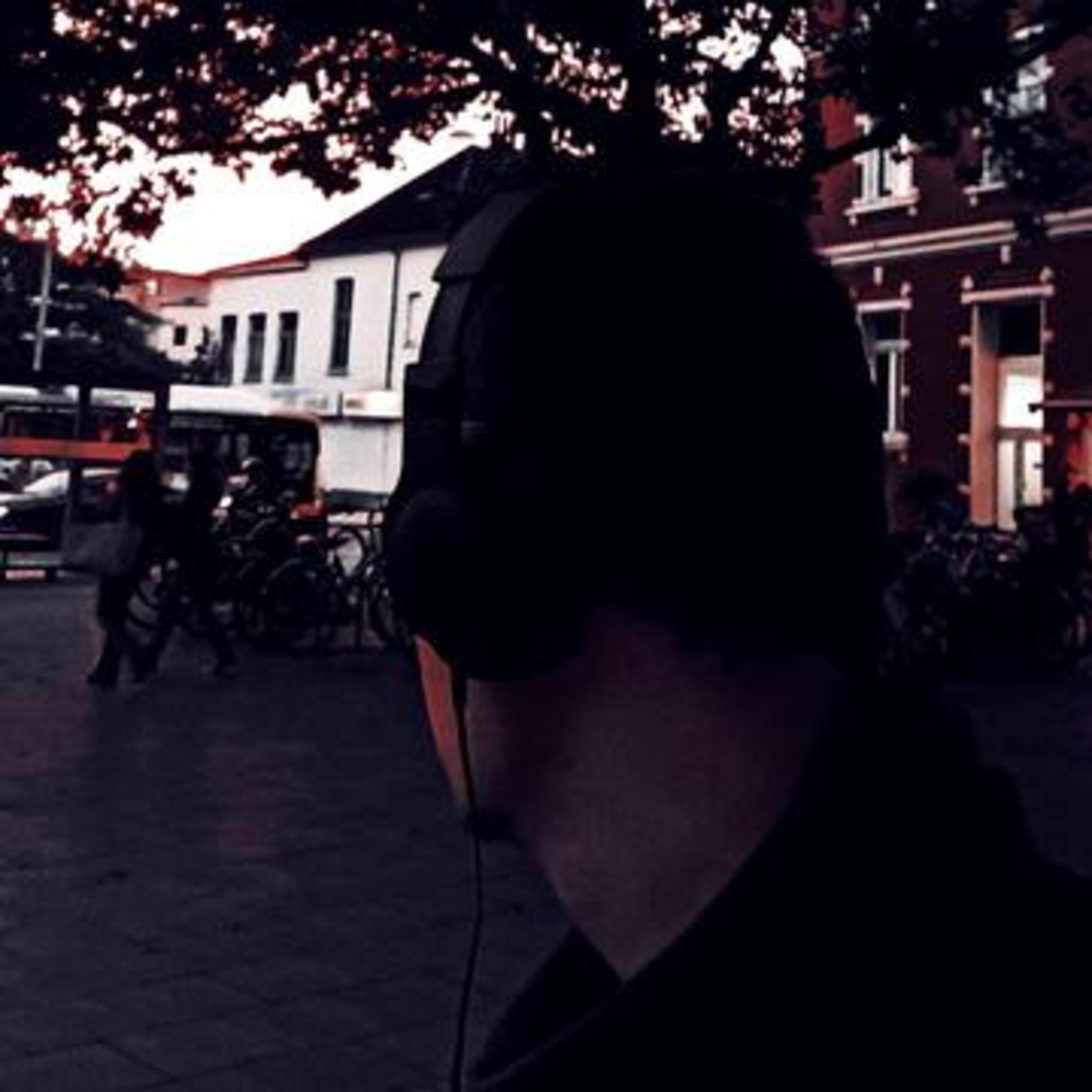 Релиз Cross the World