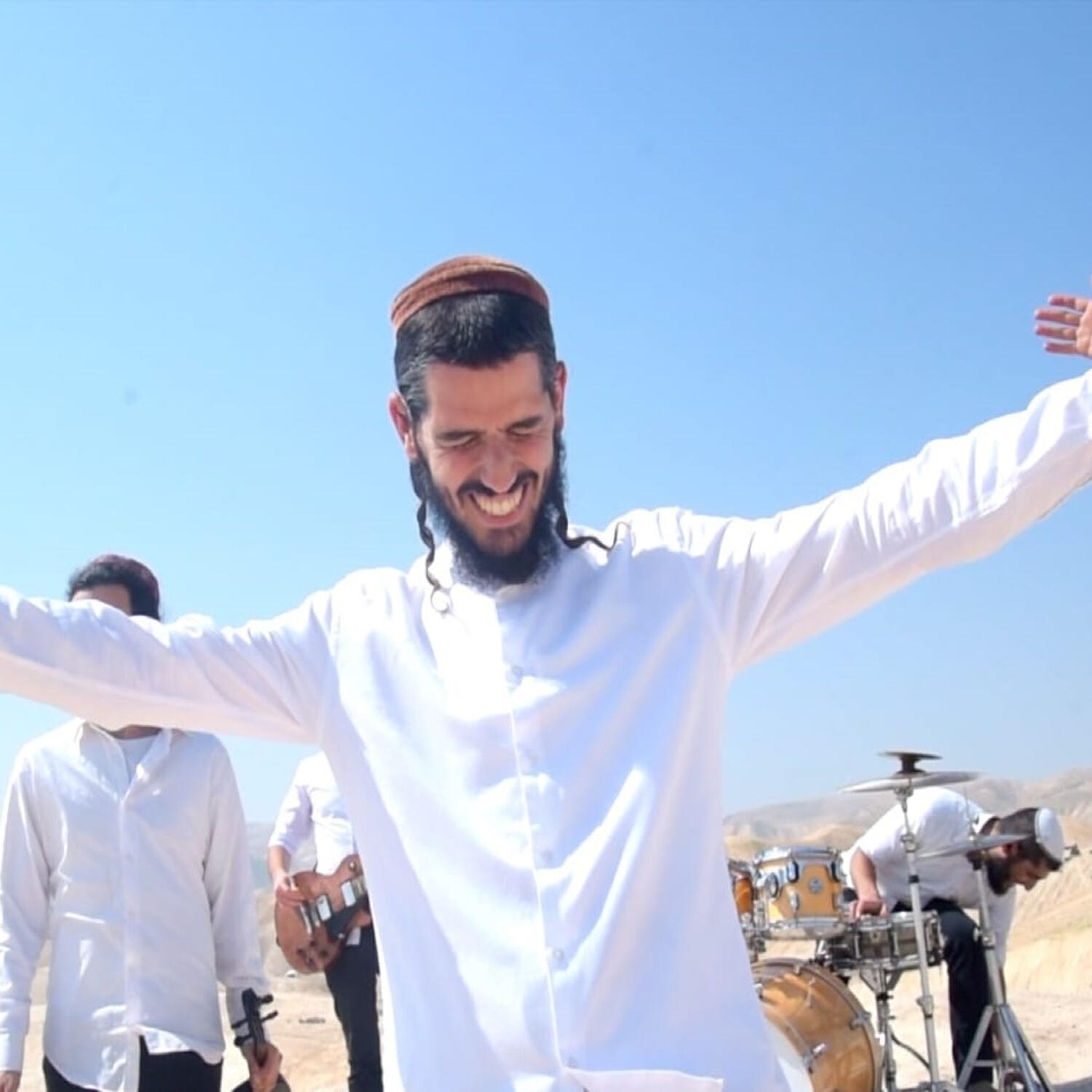Релиз מחרוזת ועל ידי זה