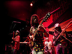 Un Rojo Reggae Band