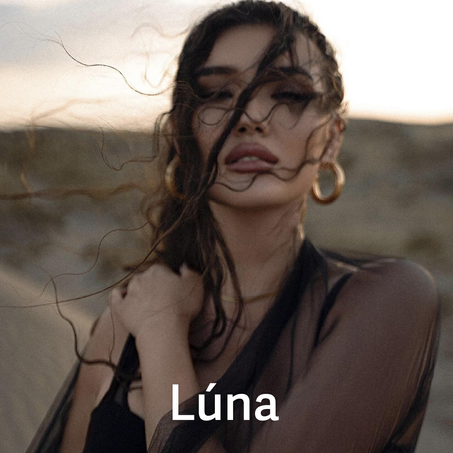 Скачать песню Luna - Enta eih бесплатно в MP3 для Android и iOS