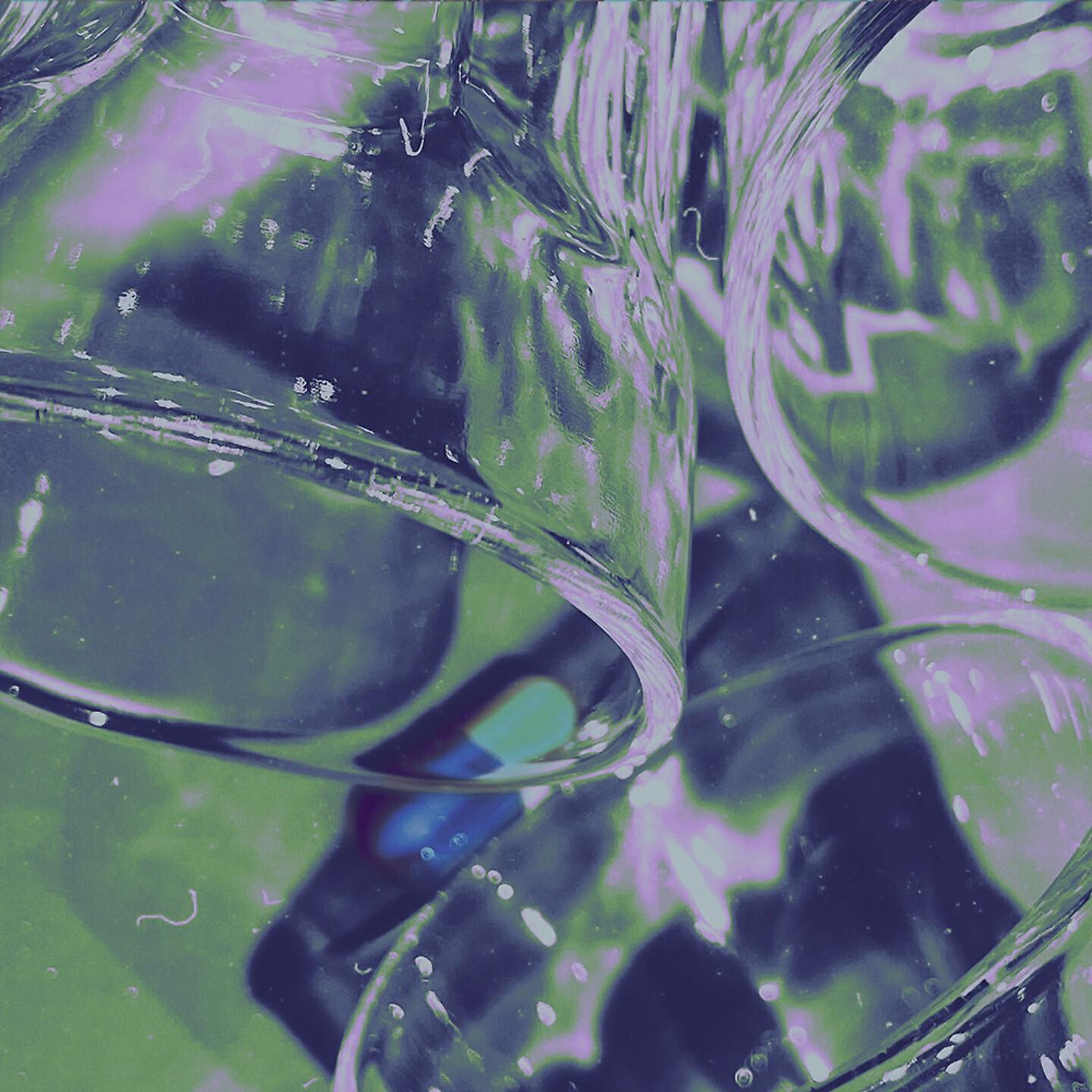 Релиз 三个空杯子