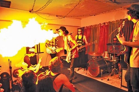 Max Pain and the Groovies