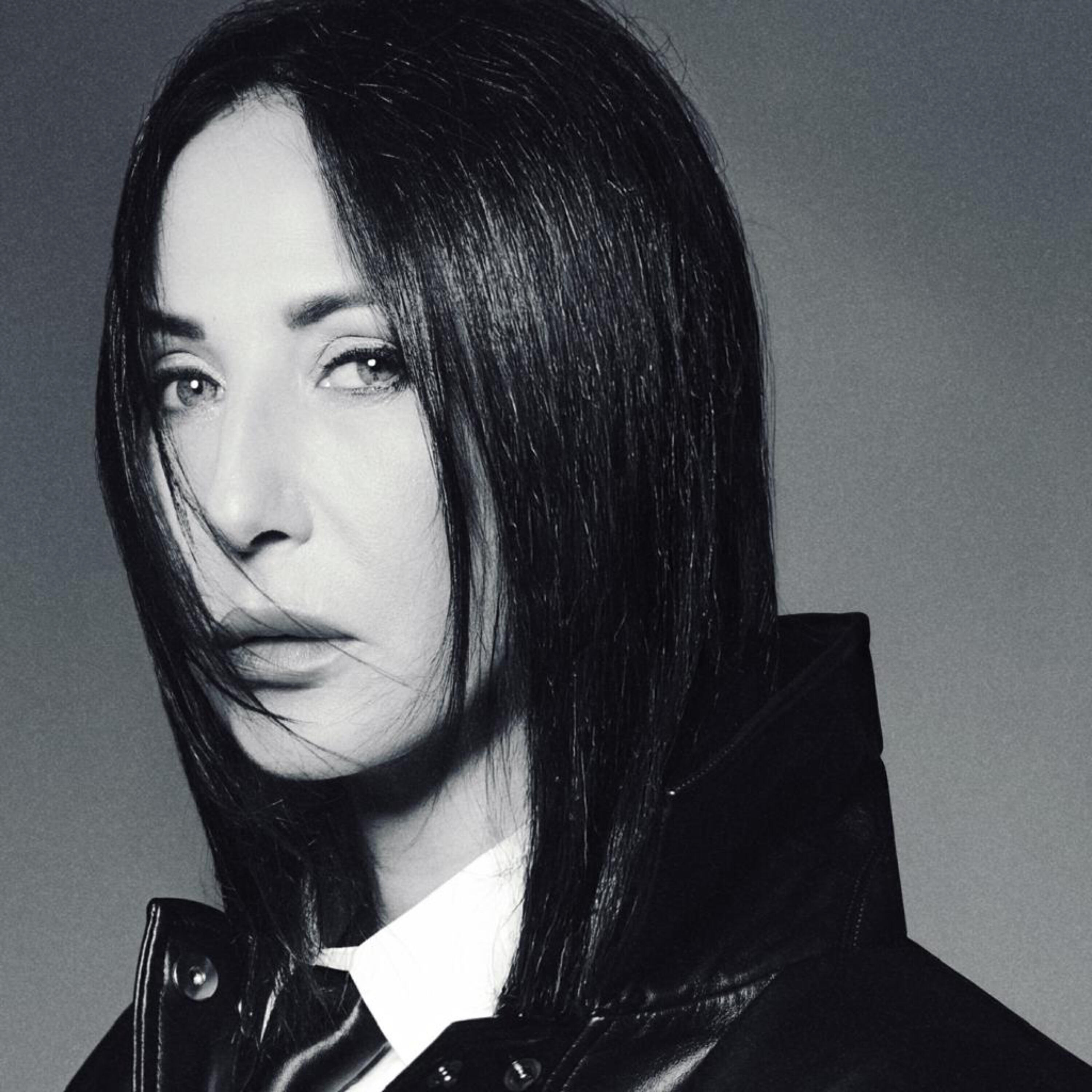 Трек Меня любимой не зови