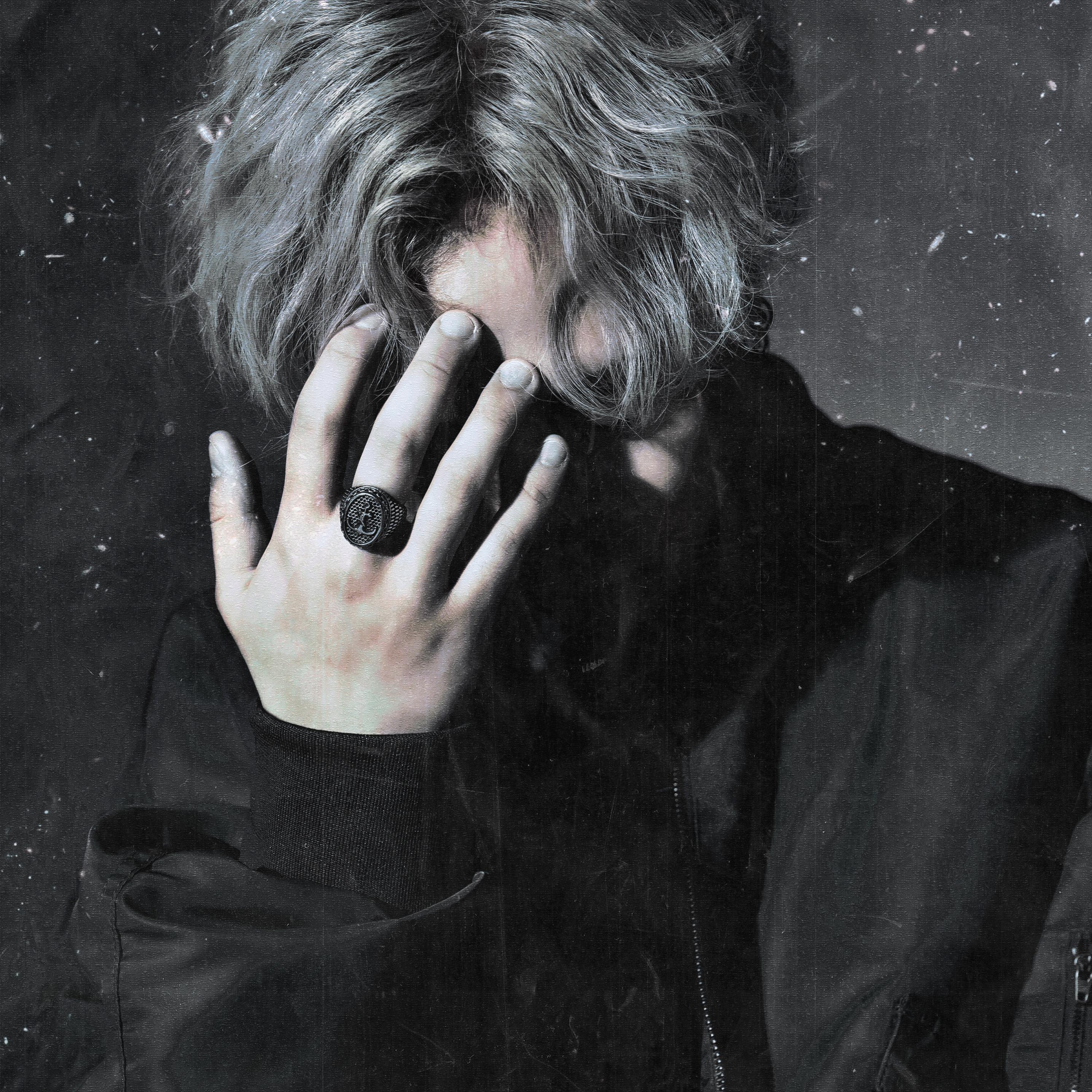 Релиз Alone