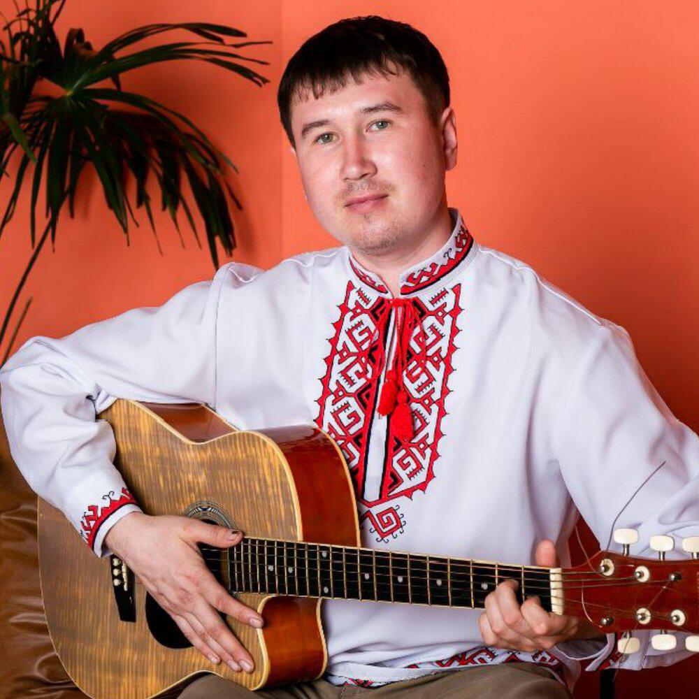 Руслан Петров