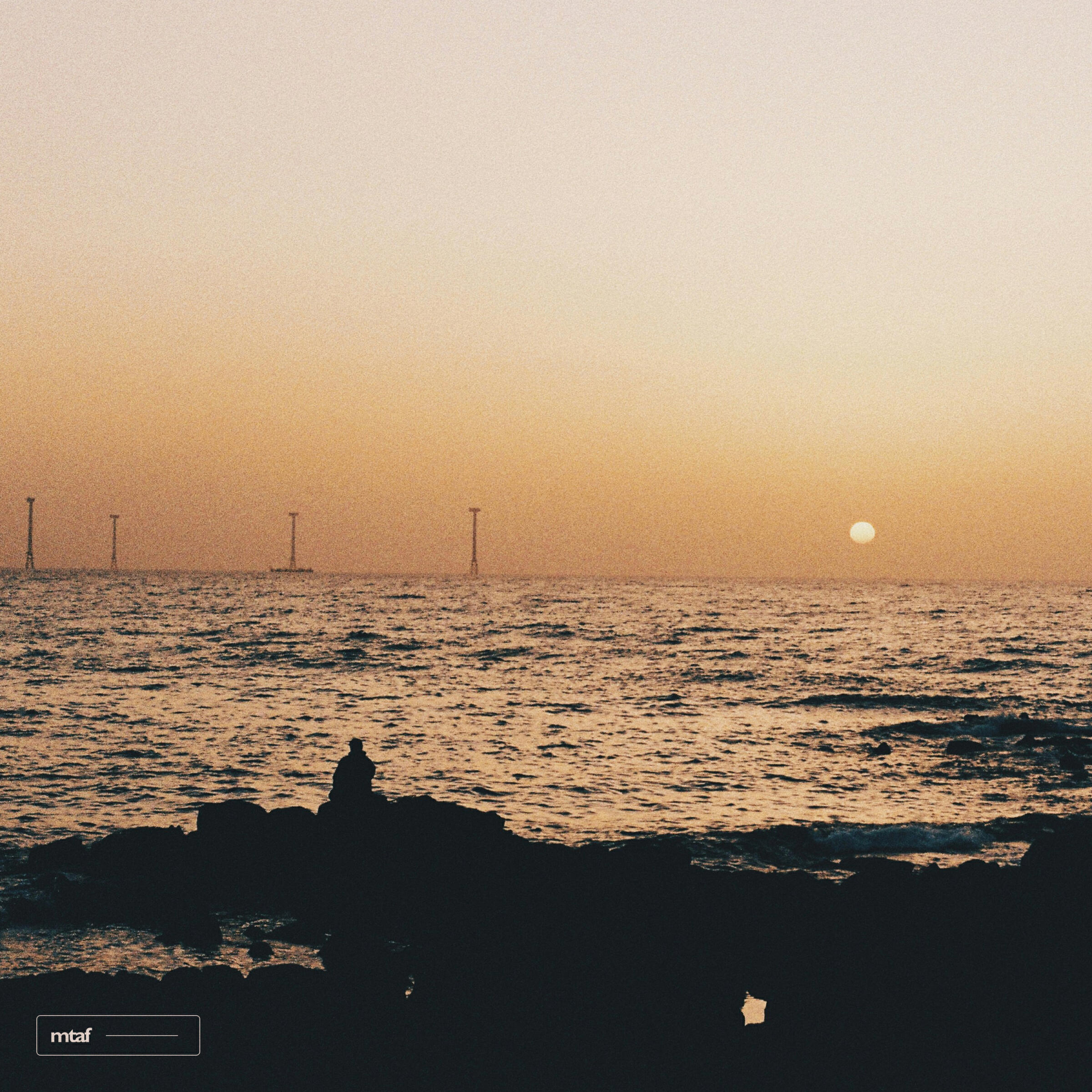 Релиз Hold Me