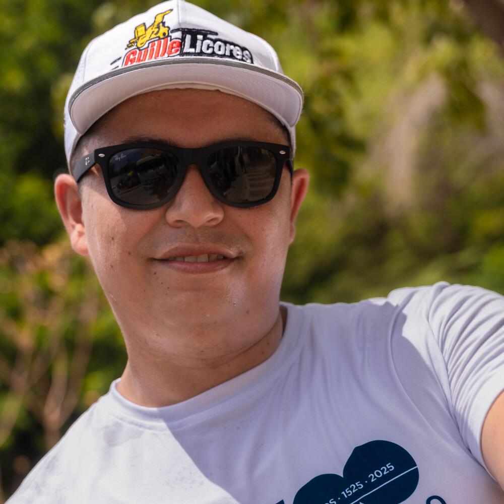 Manu Cardenas