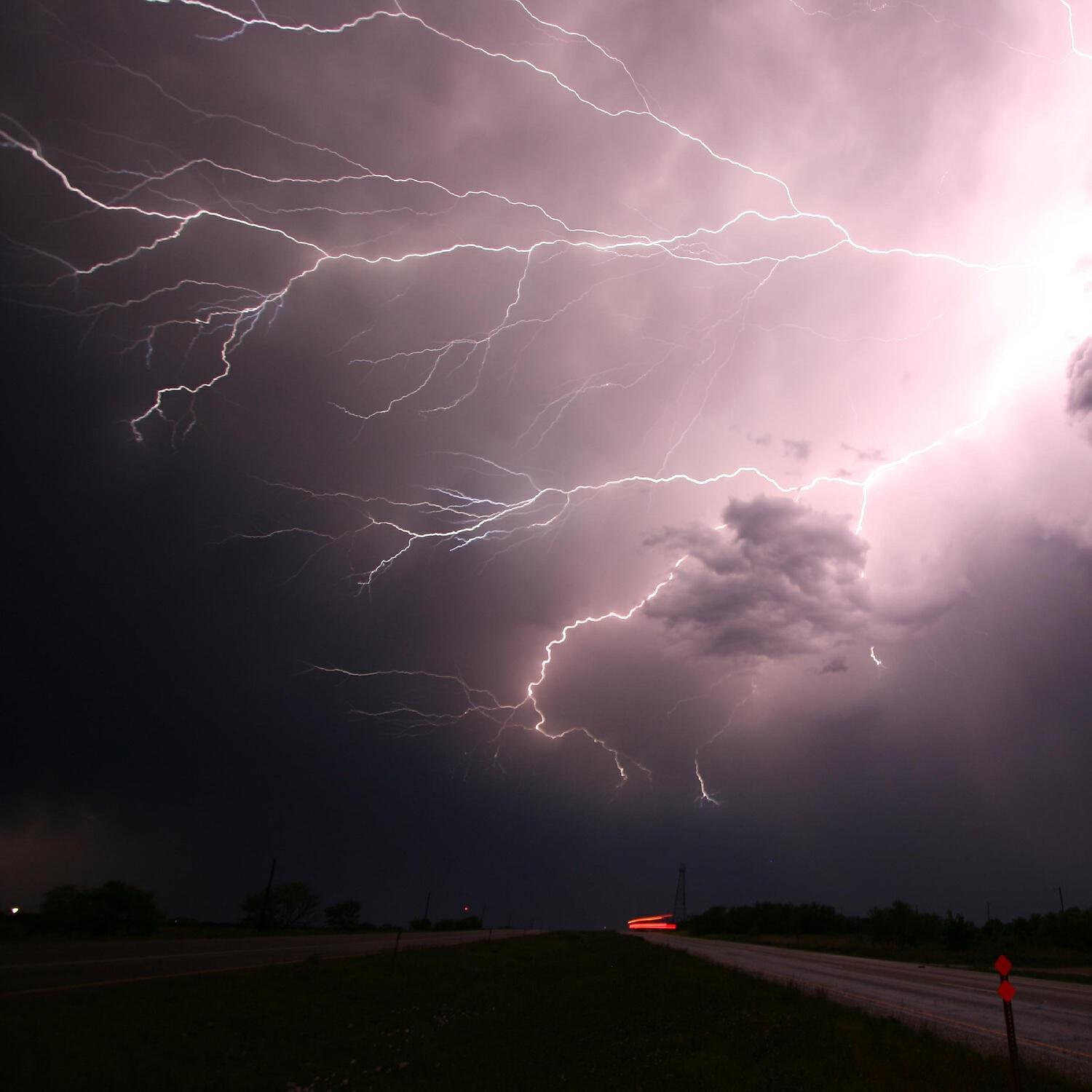 Релиз Lightning, Thunderstorms & Rain Storm Sounds – Very Relaxing Sounds of Storm