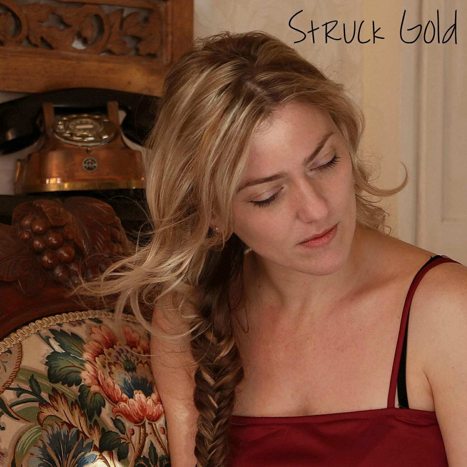 Релиз Struck Gold