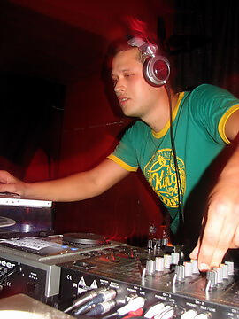 DJ Hardy