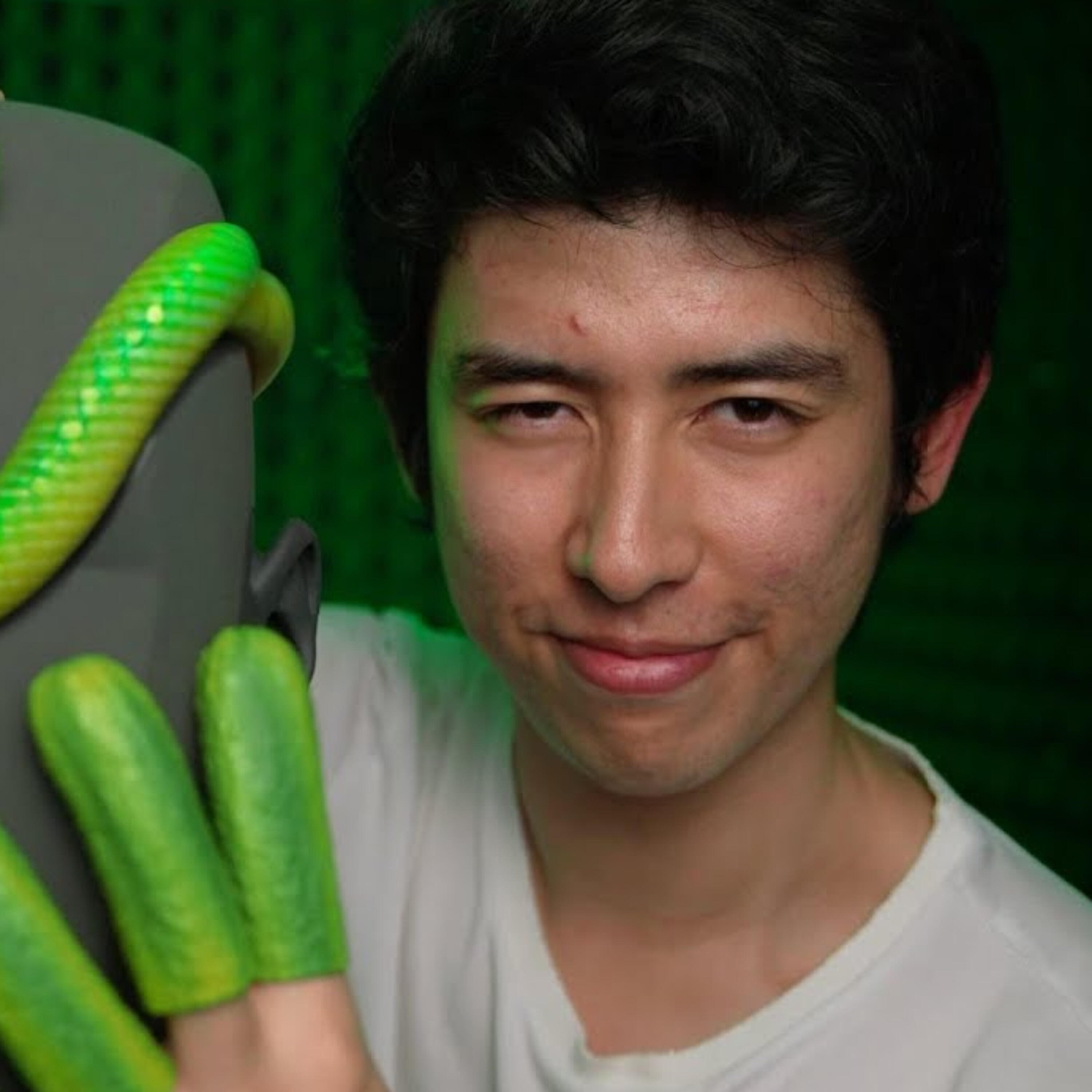 Релиз ASMR - Spiders Crawling Up your Back, Snakes Slithering Down