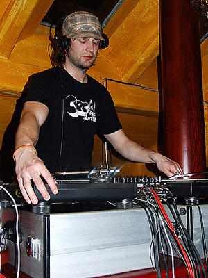 DJ Robot
