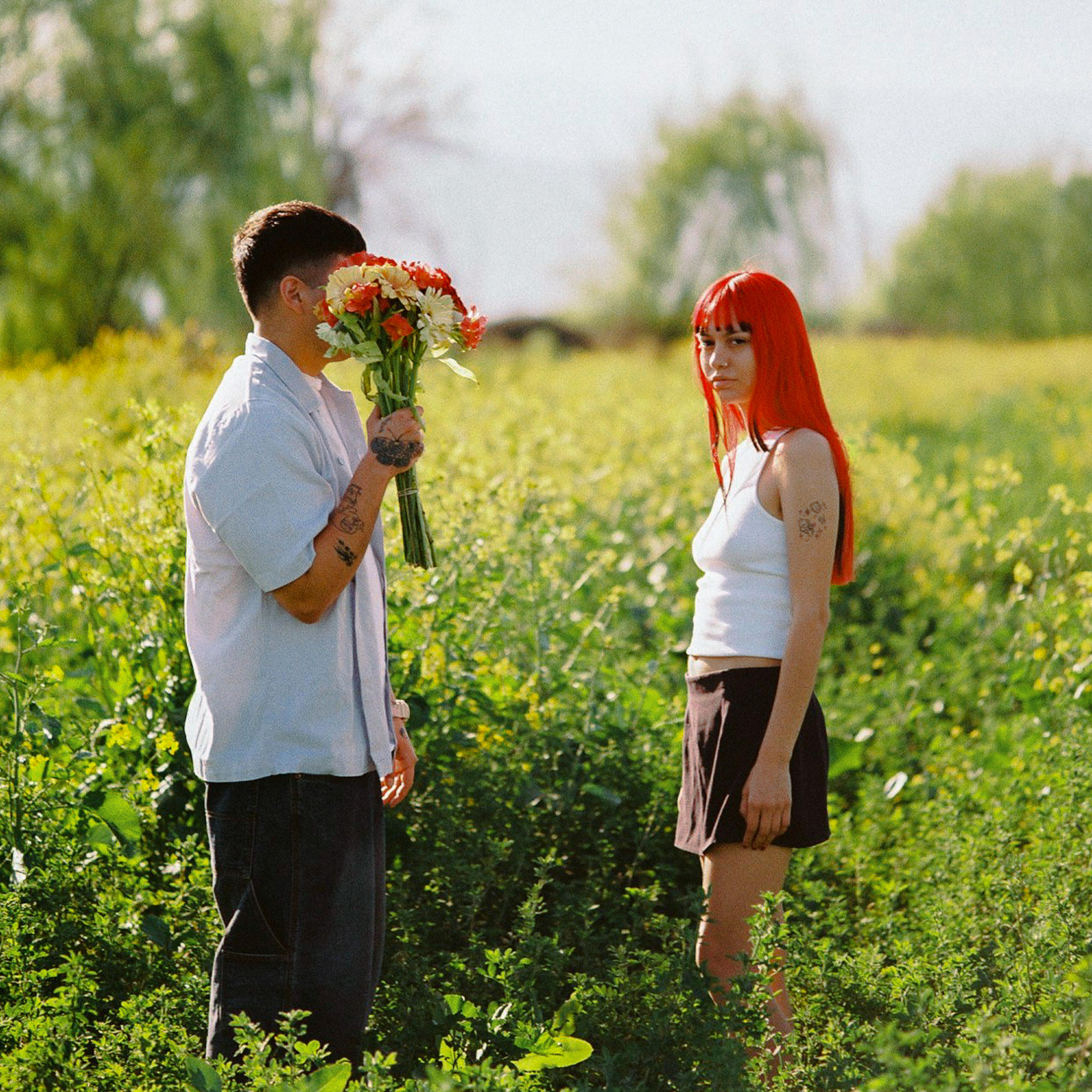 Релиз tus ojos (feat. AKRIILA)