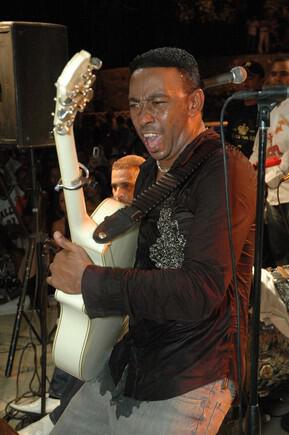Anthony Santos все песни в mp3