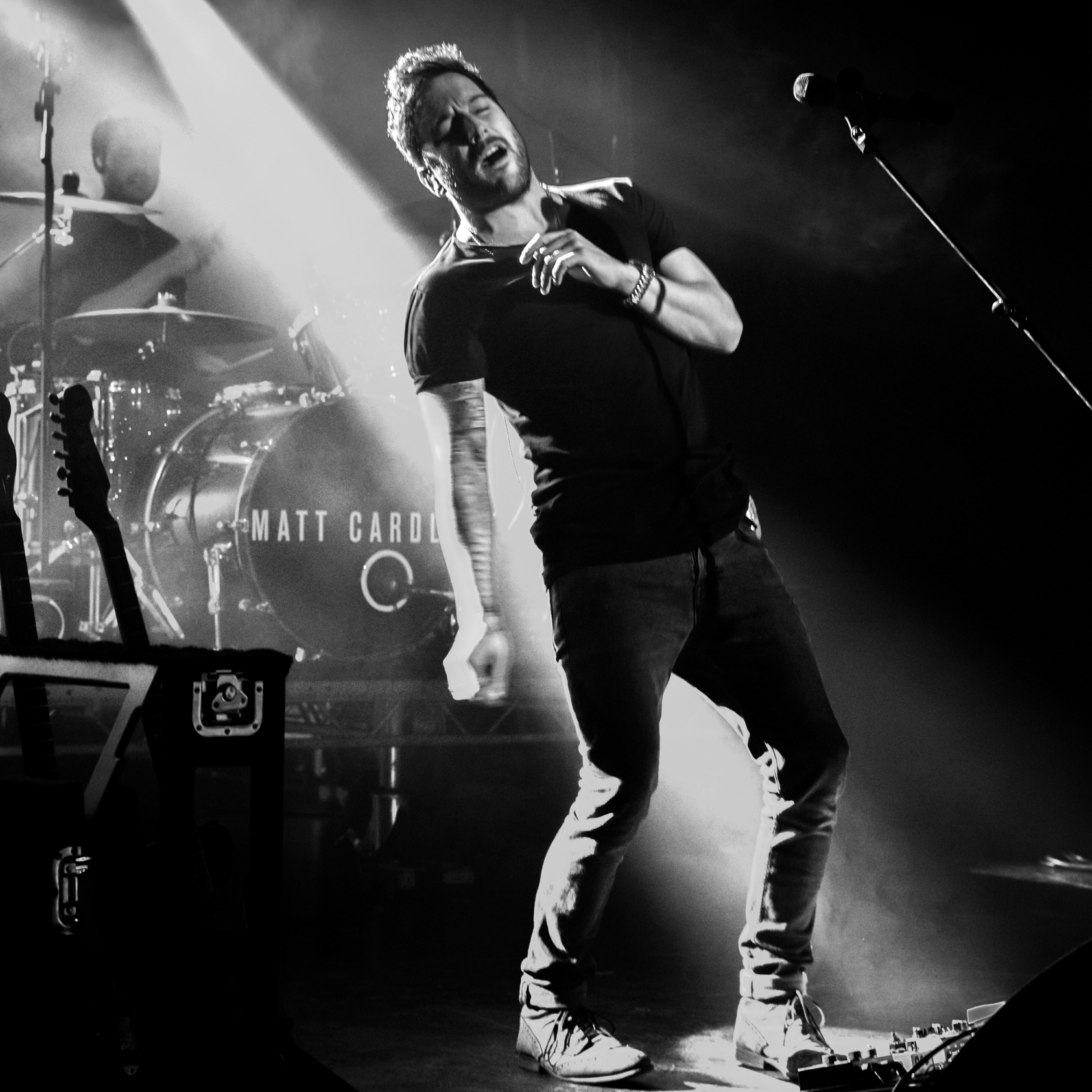Релиз Intimate & Live