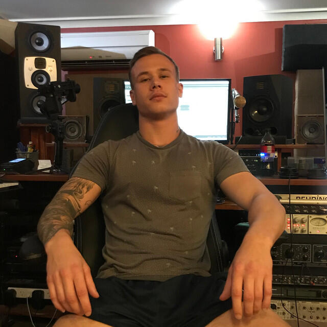 Релиз Bleed Em (Bleed It Remix)