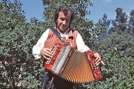 Tauno Krossi