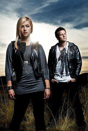 Julia Sheer & Tyler Ward