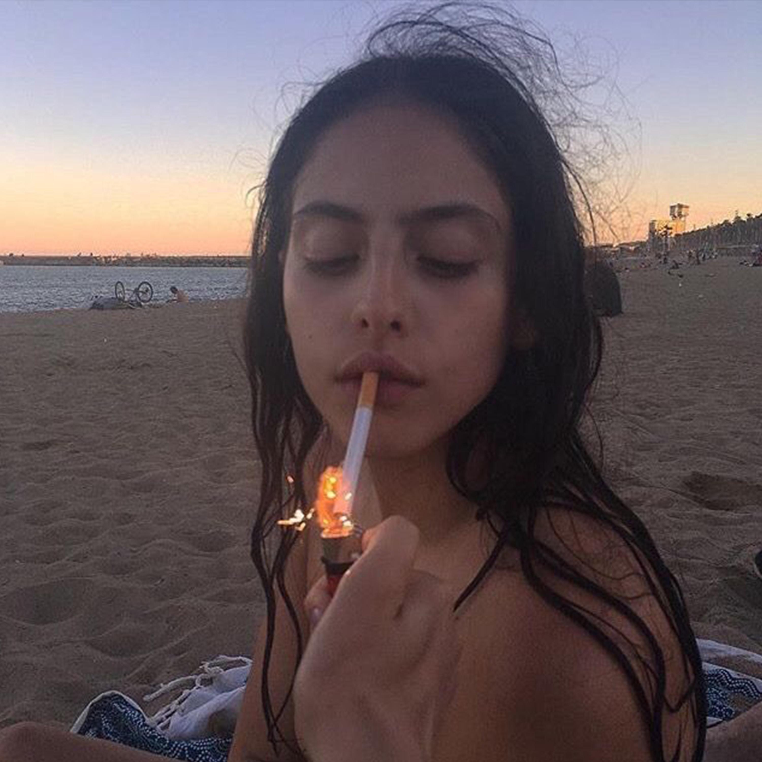 Релиз daddy issues (slowed + reverb) - and she didn't even take any drugs