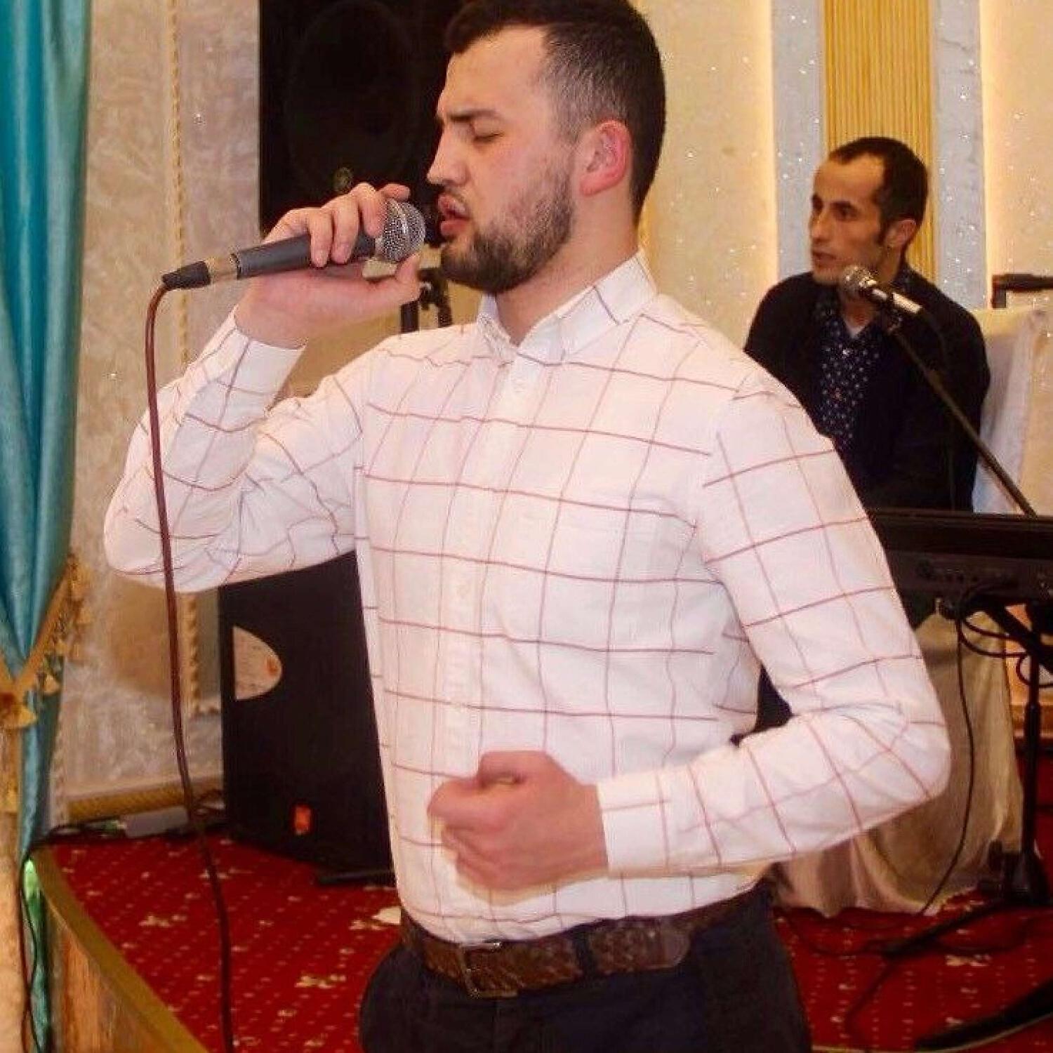 Anisi Khayom