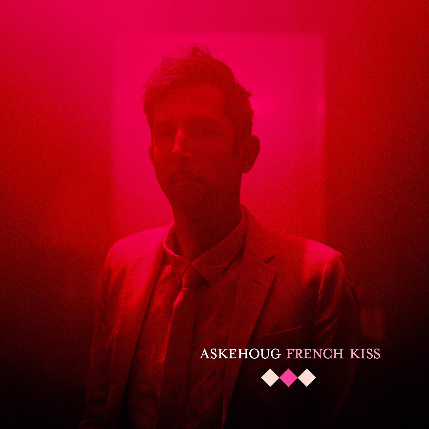 Релиз French Kiss