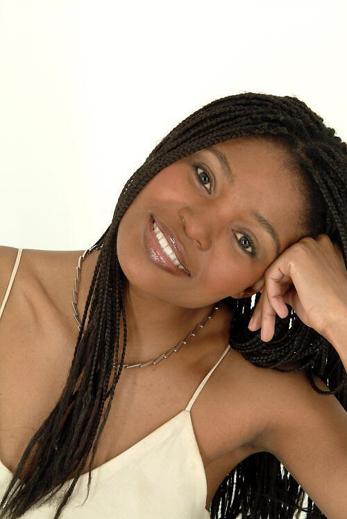Pumeza Matshikiza