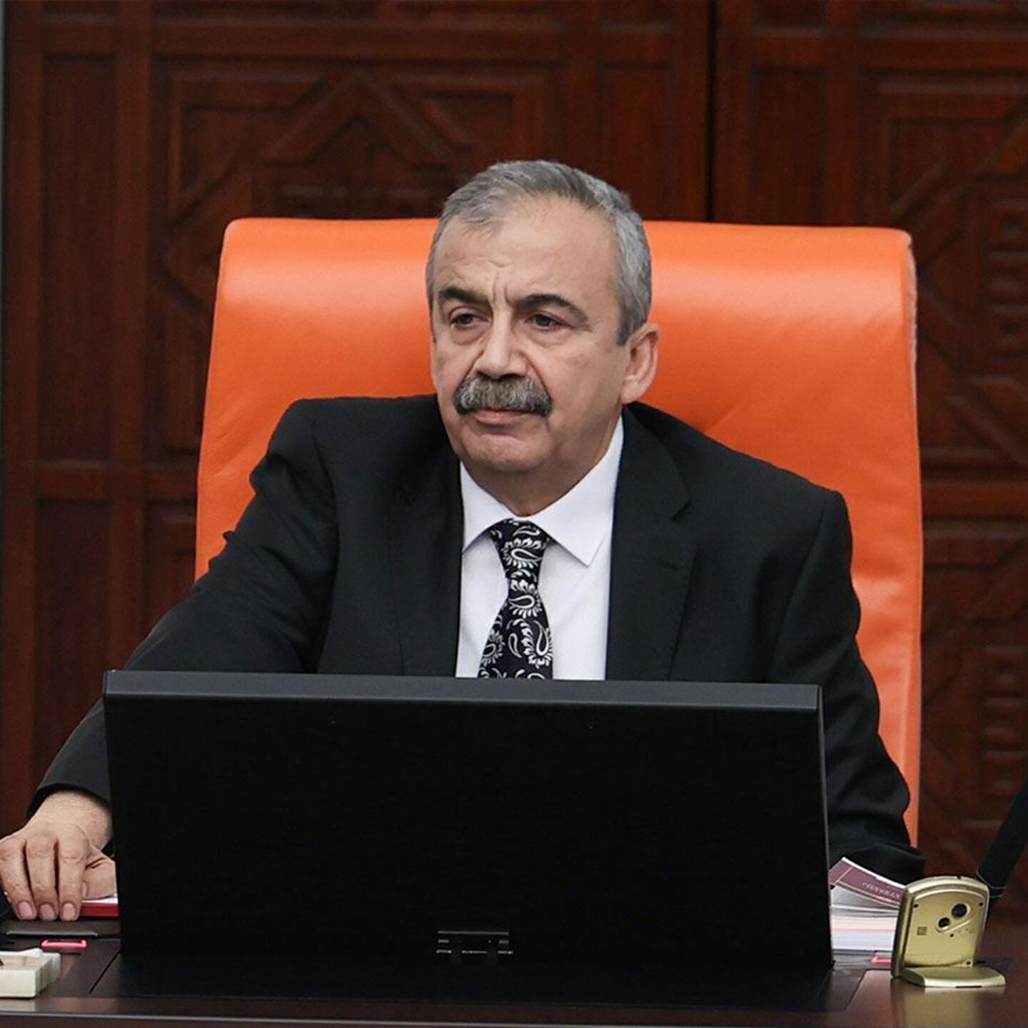 Релиз Sırrı Süreyya Önder Vedası