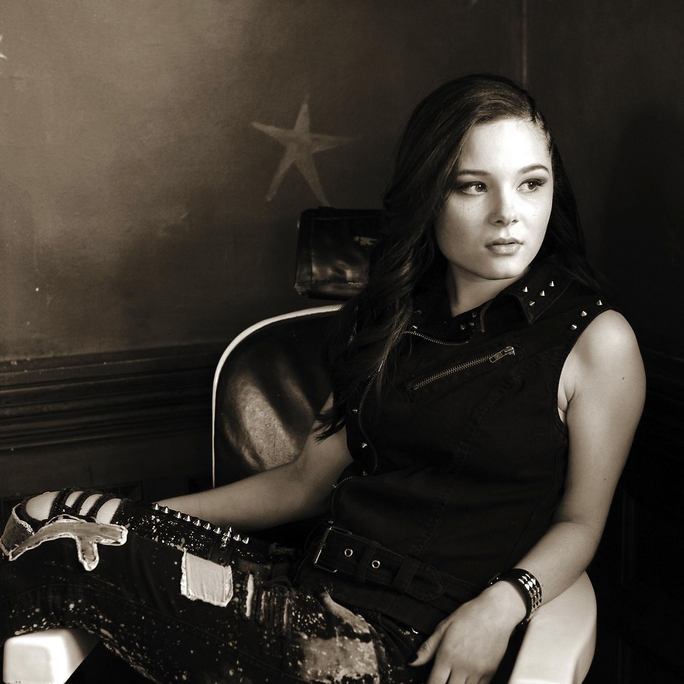 Релиз No Regrets (feat. Sarah Lake)