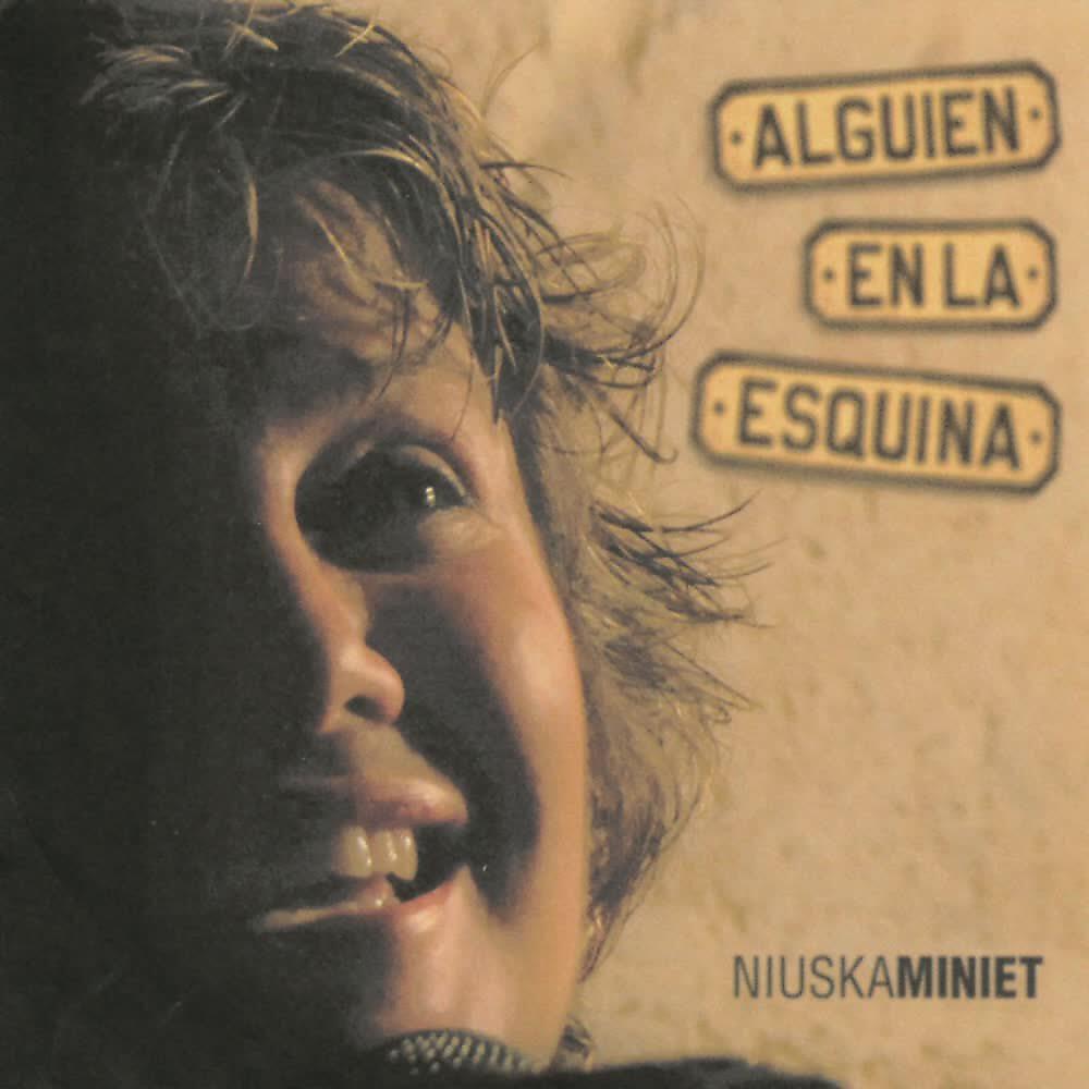 Релиз Alguien en la esquina