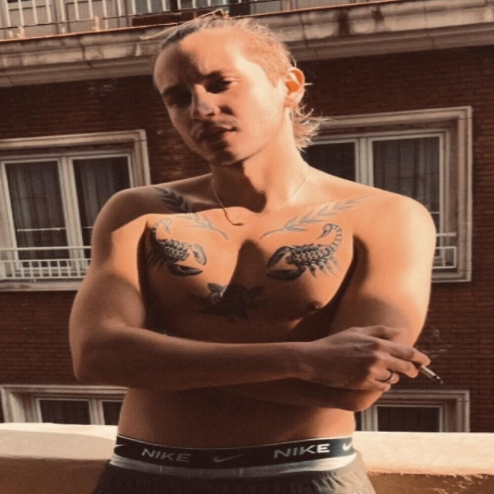 Релиз Lejos de tí