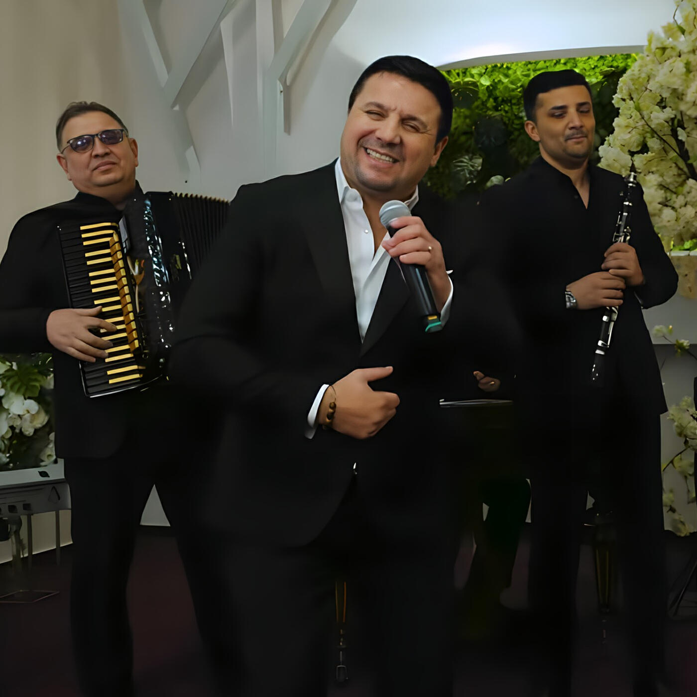Скачать песню Nicu Paleru - Colaj De Nuntă (Live) бесплатно в MP3 для Android и iOS