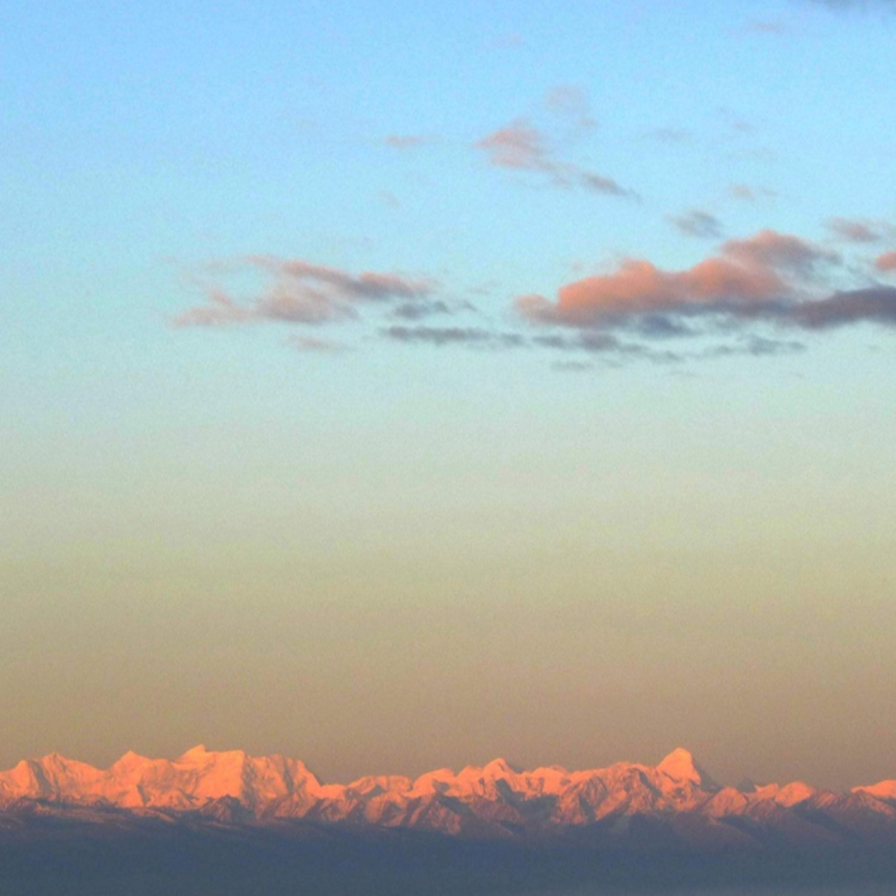 Релиз 铁骑之歌