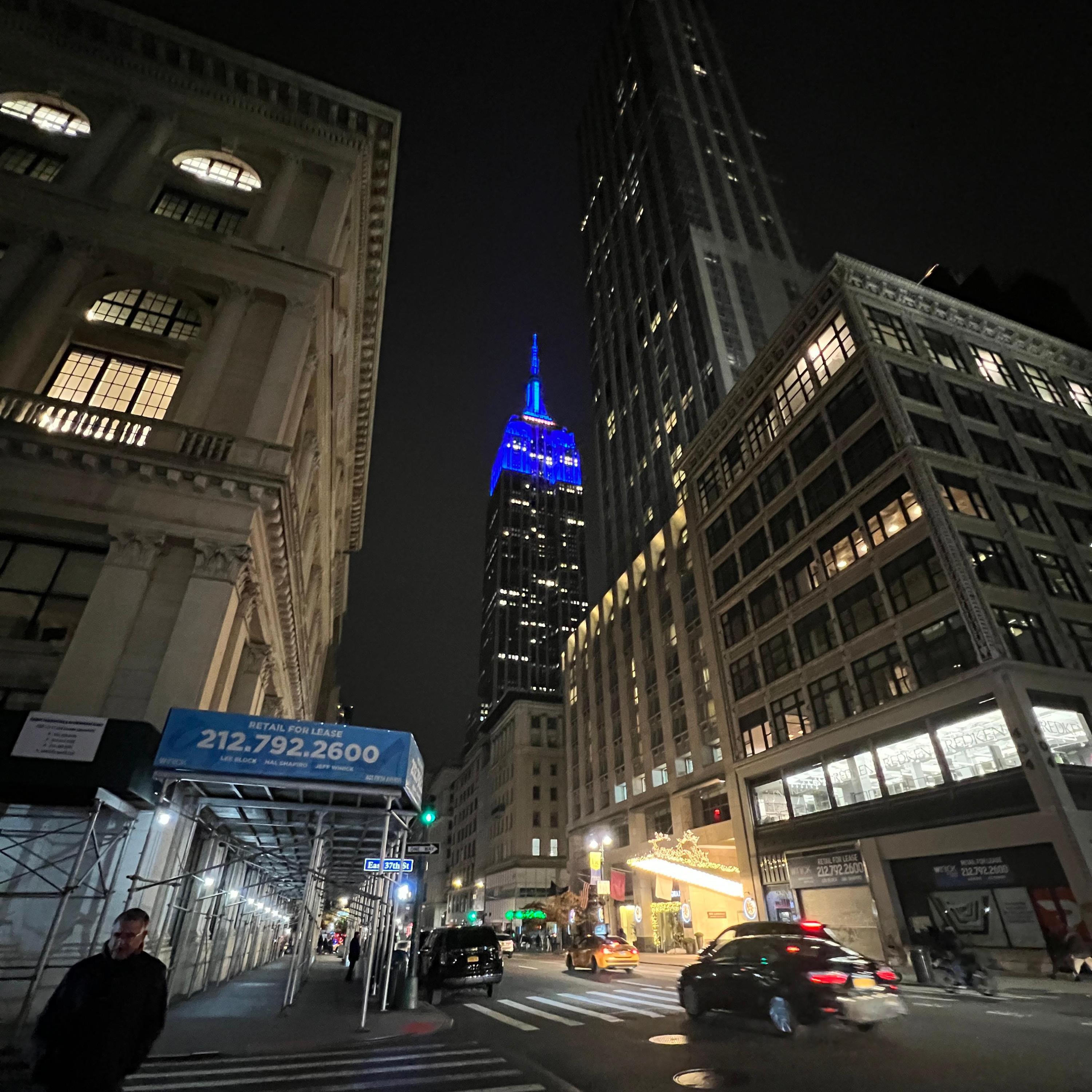 Релиз 3 AM IN NEW YORK