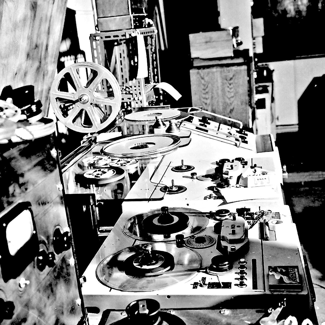 Трек Etudes Instrumentales_ c) Deux aspects de piano (1) (remastered)