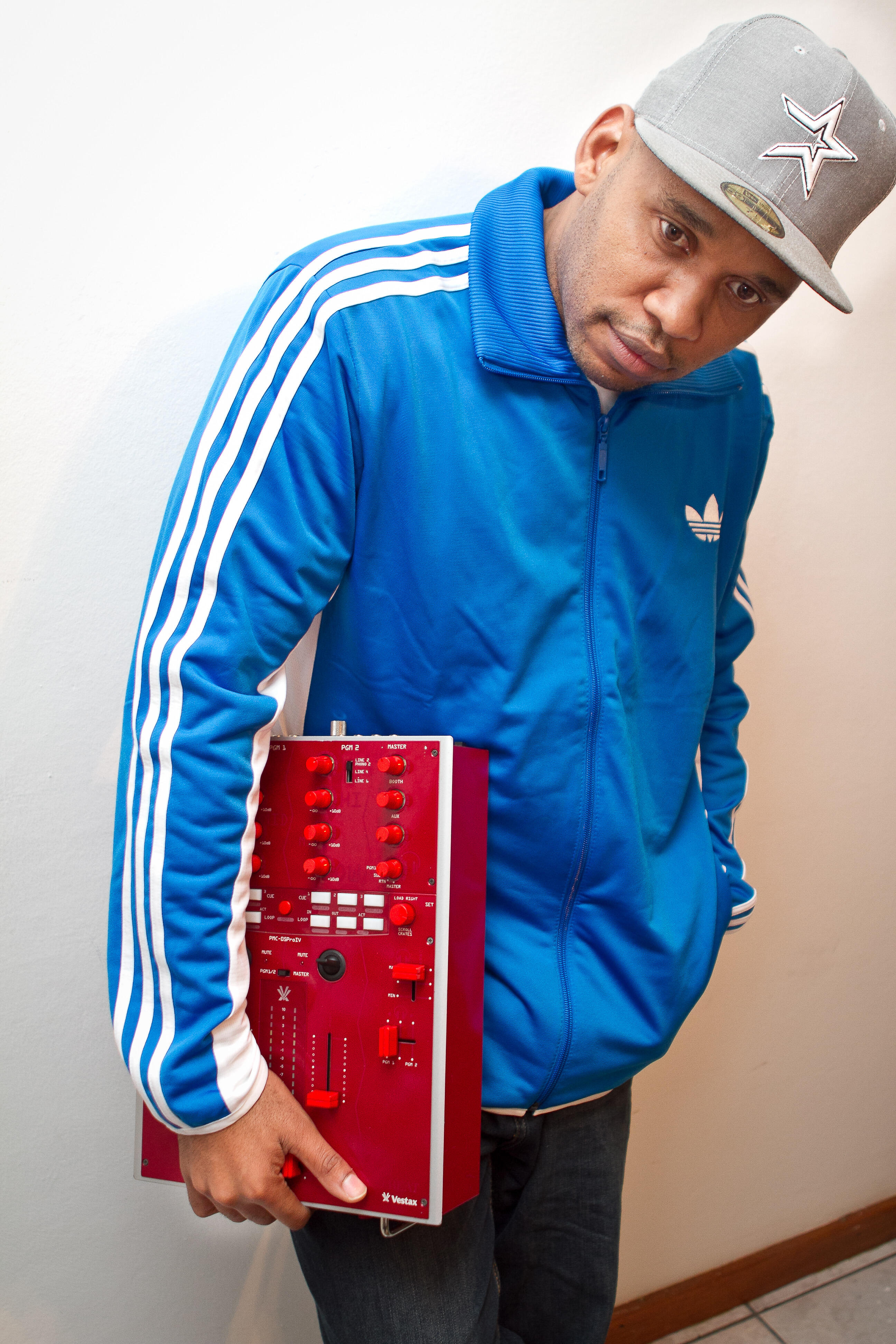 Dj Azuhl