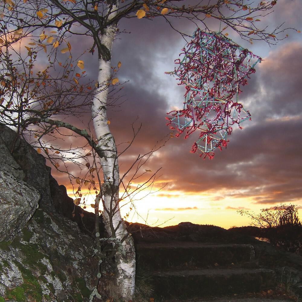 Релиз Kemialliset Ystävät