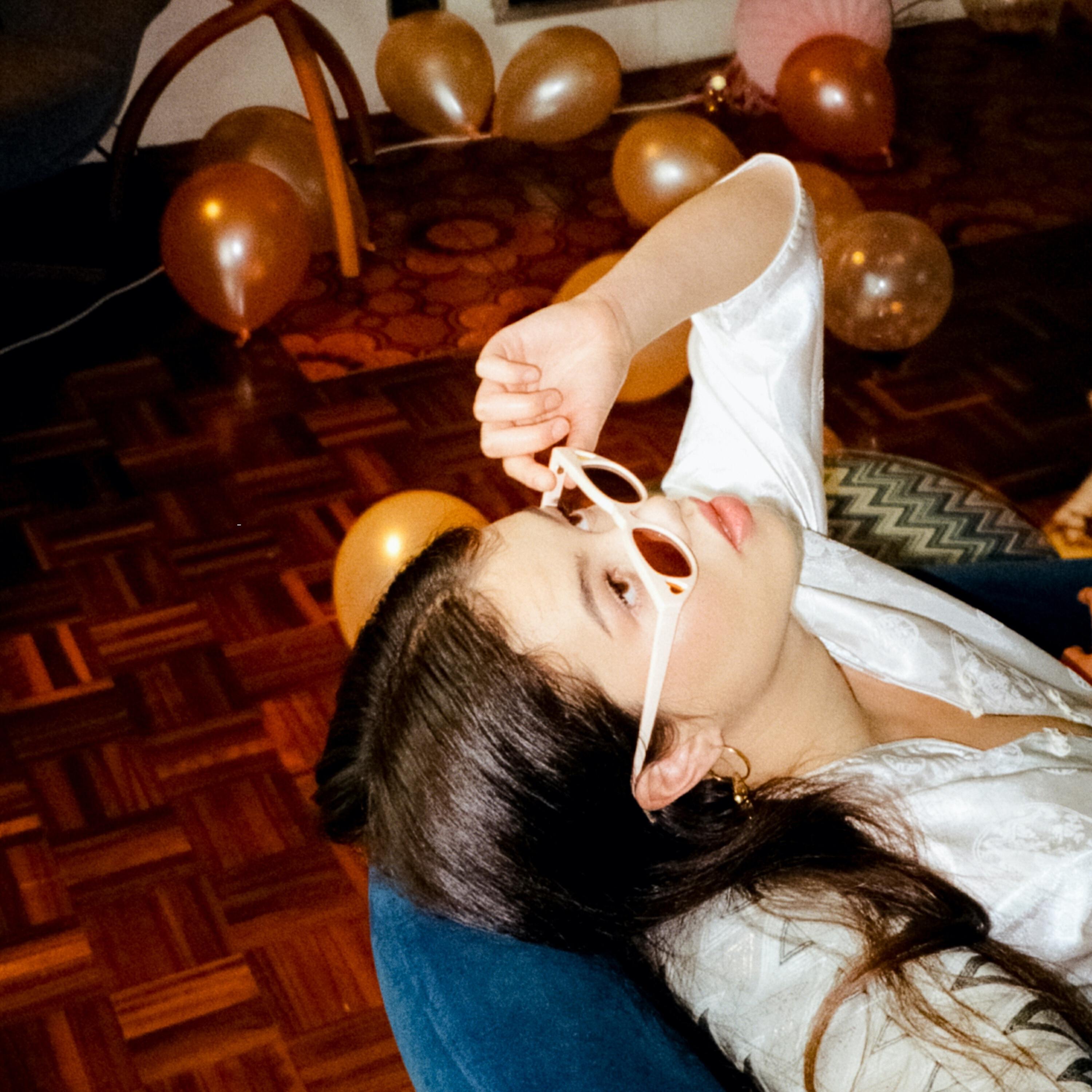 Релиз i wanna kiss boys cos i'm bored