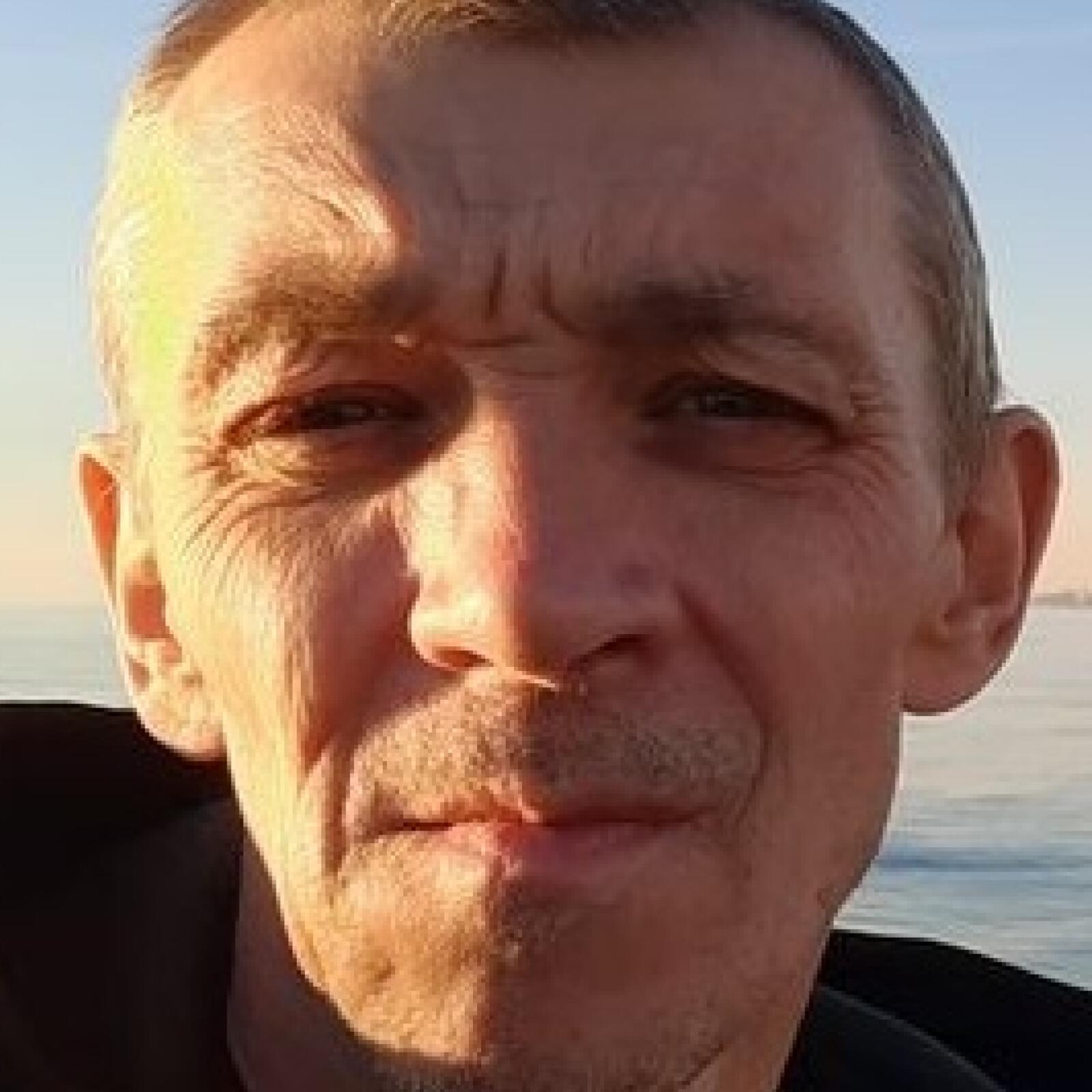 ИзДали