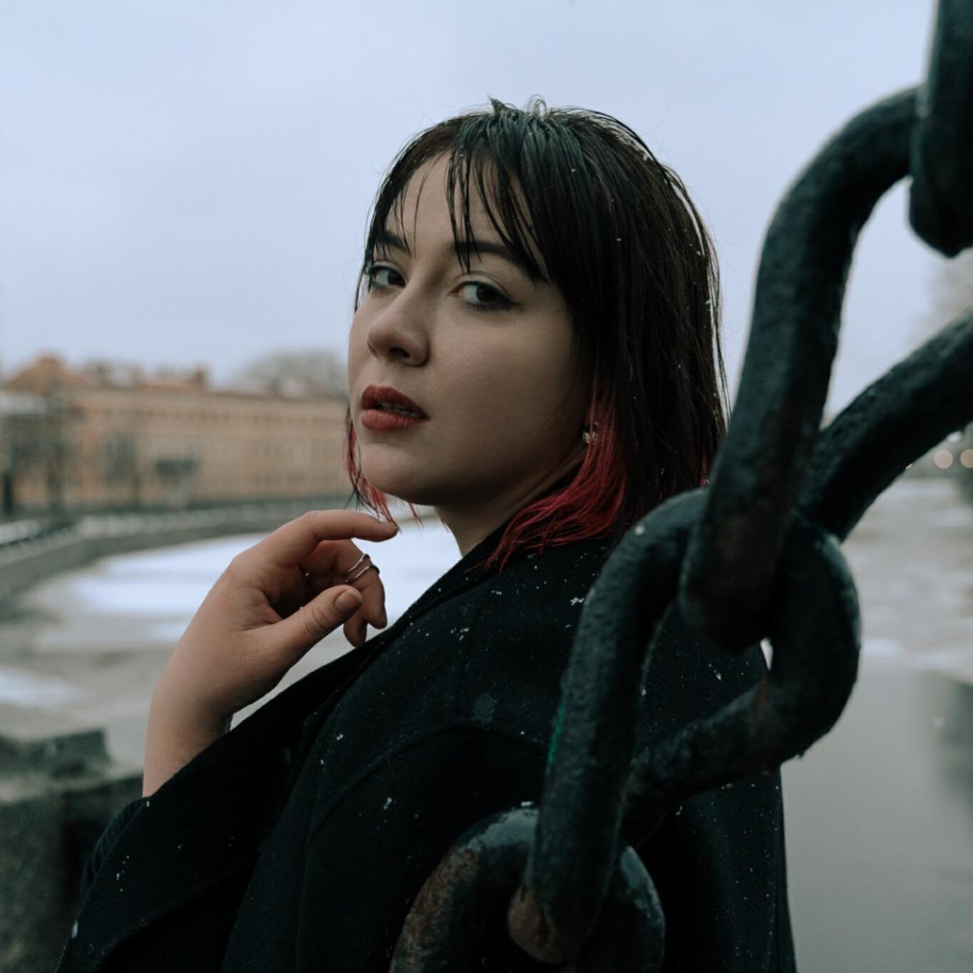 Юля Апрель