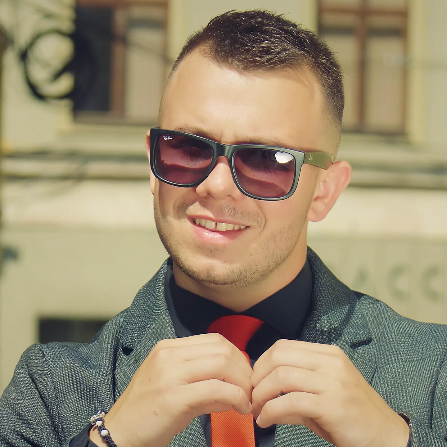 Релиз Poveste de iubire