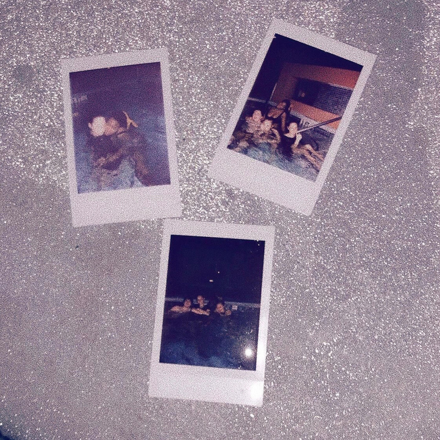 Релиз Polaroid Memories