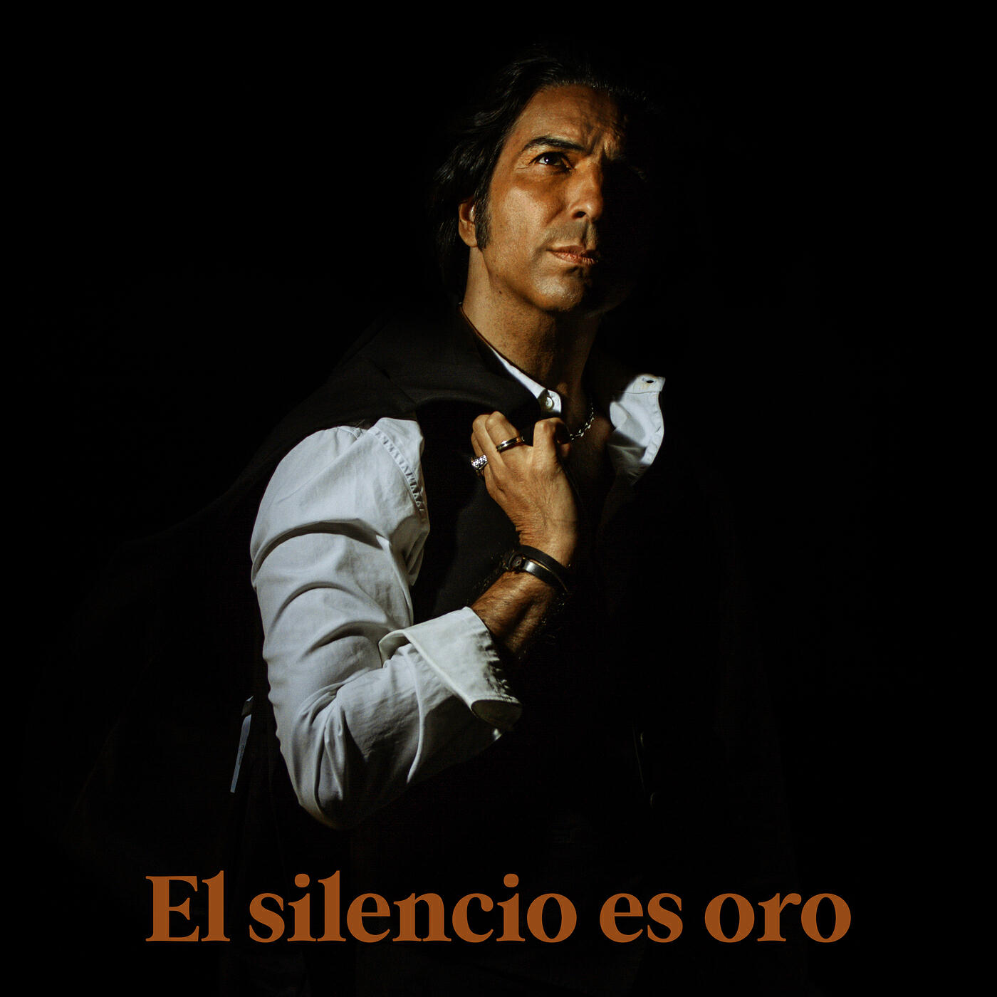 Релиз El Silencio Es Oro
