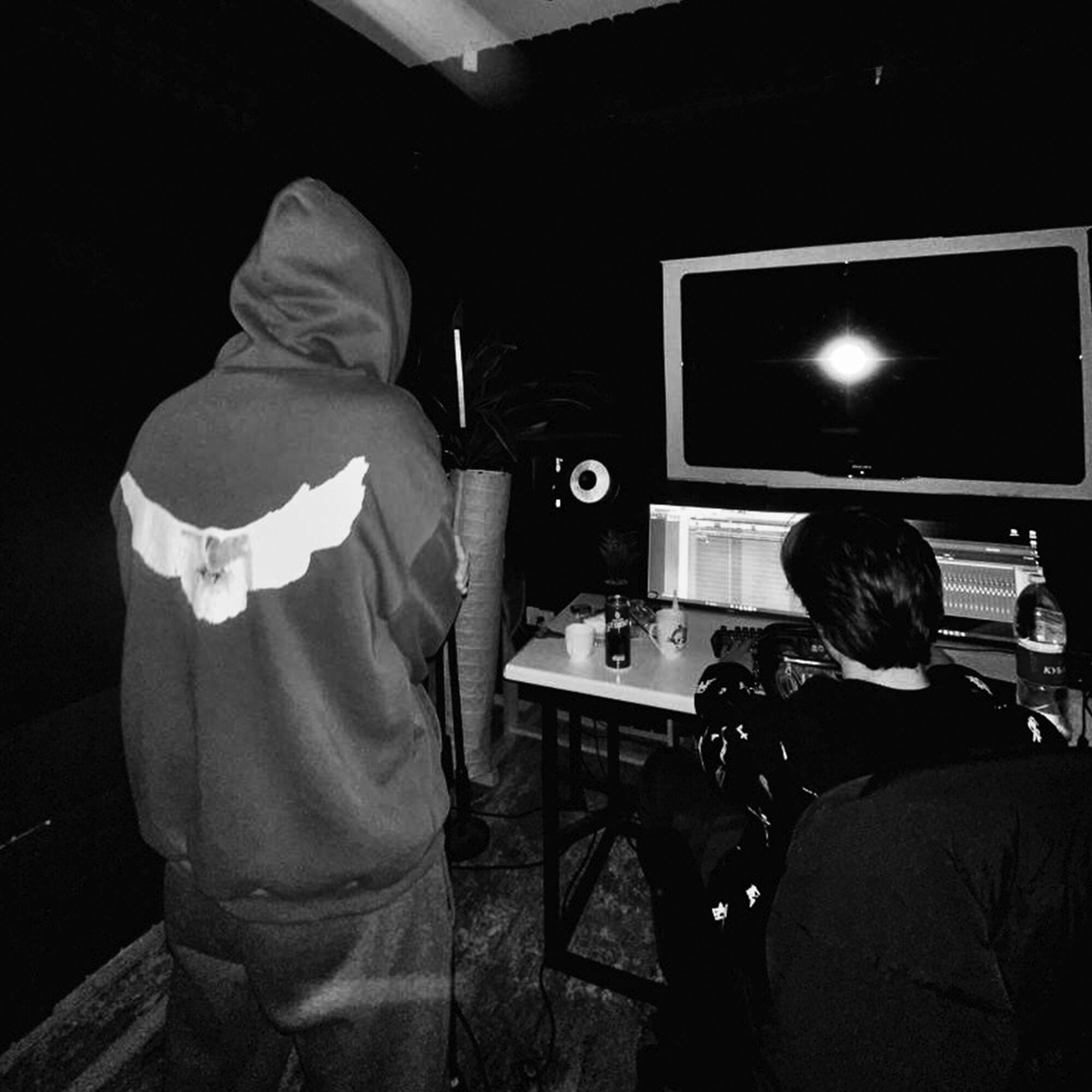 Релиз LOVE OR MONEY l