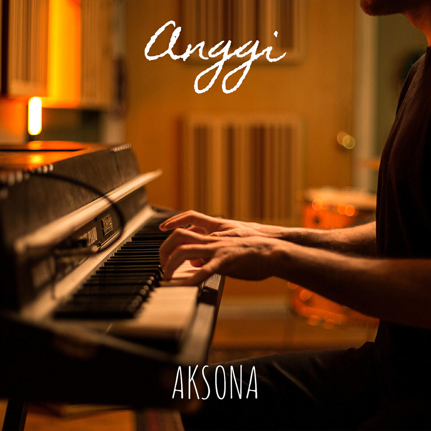 Aksona