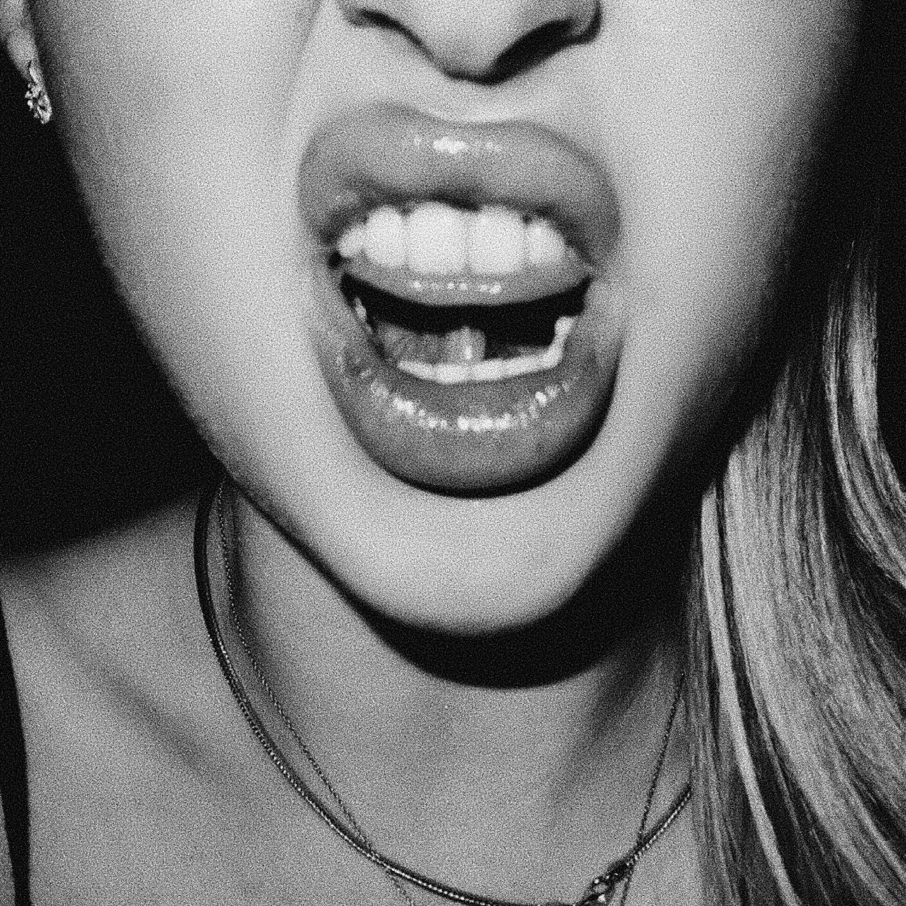 Релиз pull me close