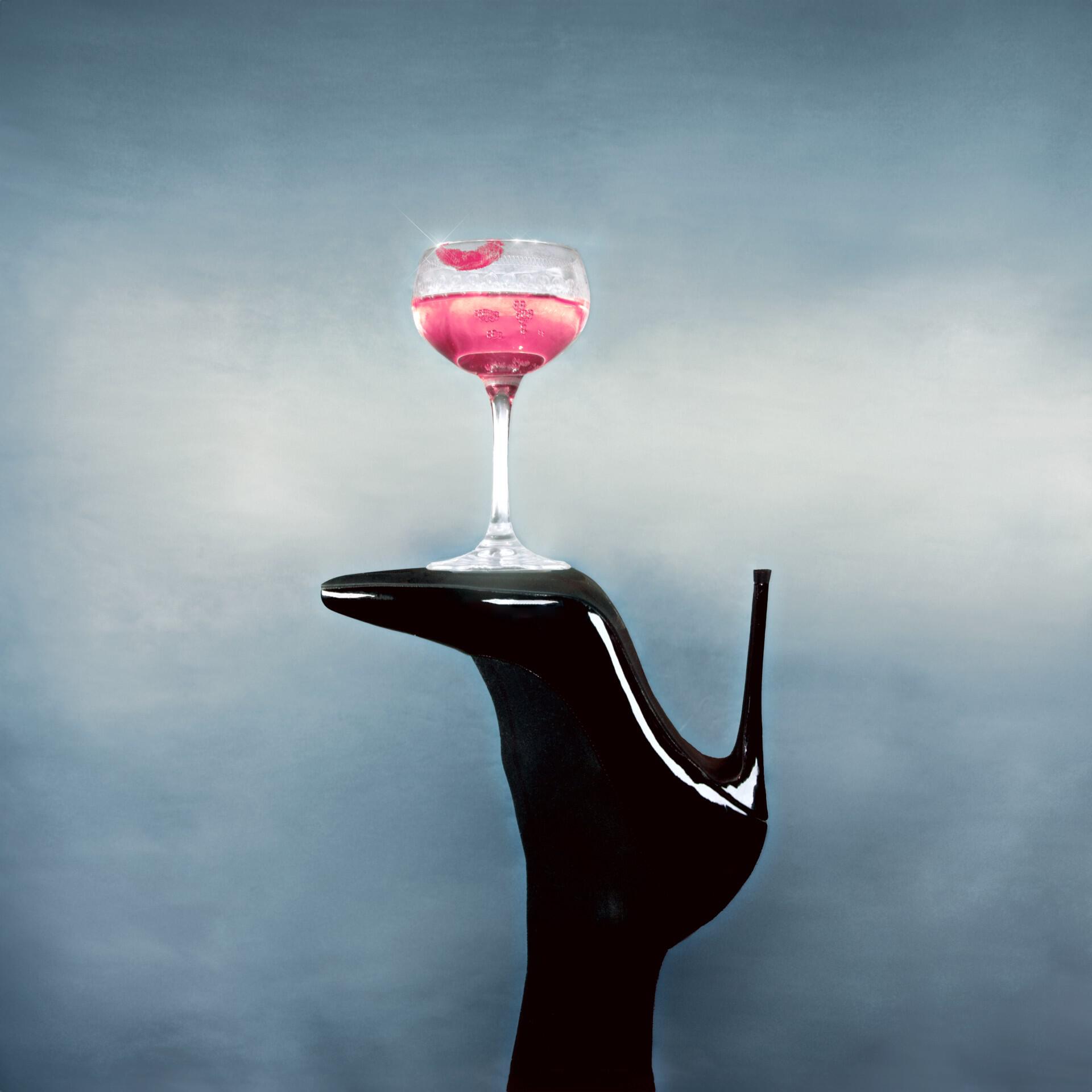 Релиз Pink Champagne