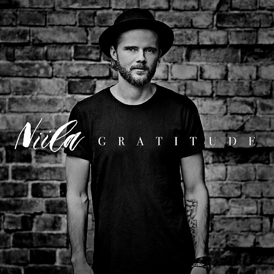 Релиз Gratitude (Deluxe)