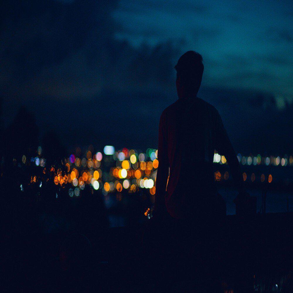 Релиз I Feel the Dark