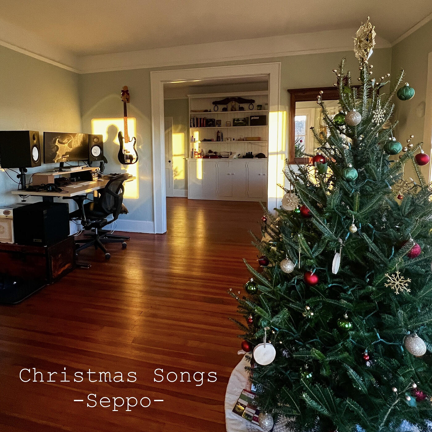Скачать песню Seppo - Here Comes Santa Claus бесплатно в MP3 для Android и iOS