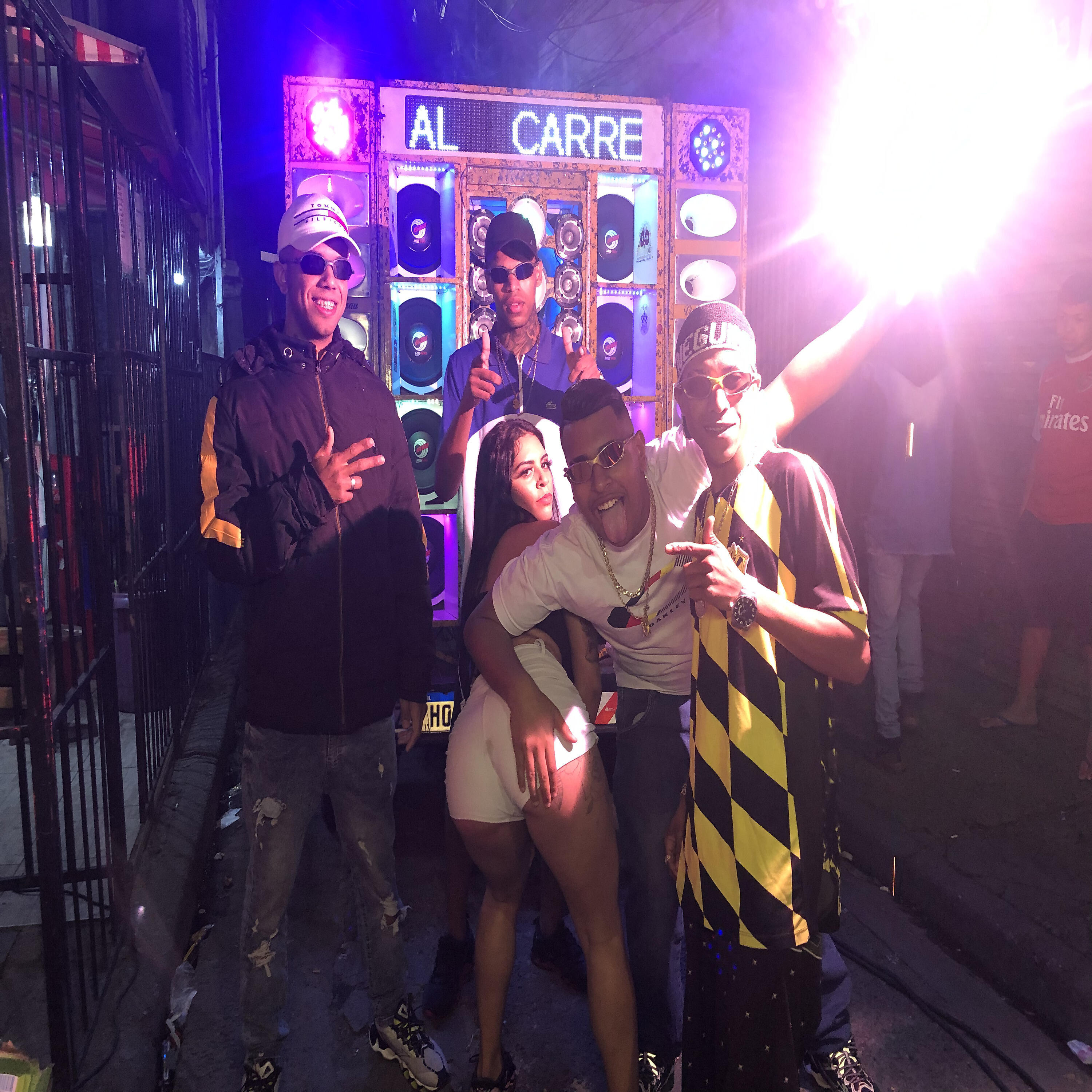 Скачать песню MC CAIO DA VM, MC NEGUINHO DA V.A, DJ Rugal Original, DJ Ataliba, DJ Tio Jota - Grava no Instagram бесплатно в MP3 для Android и iOS
